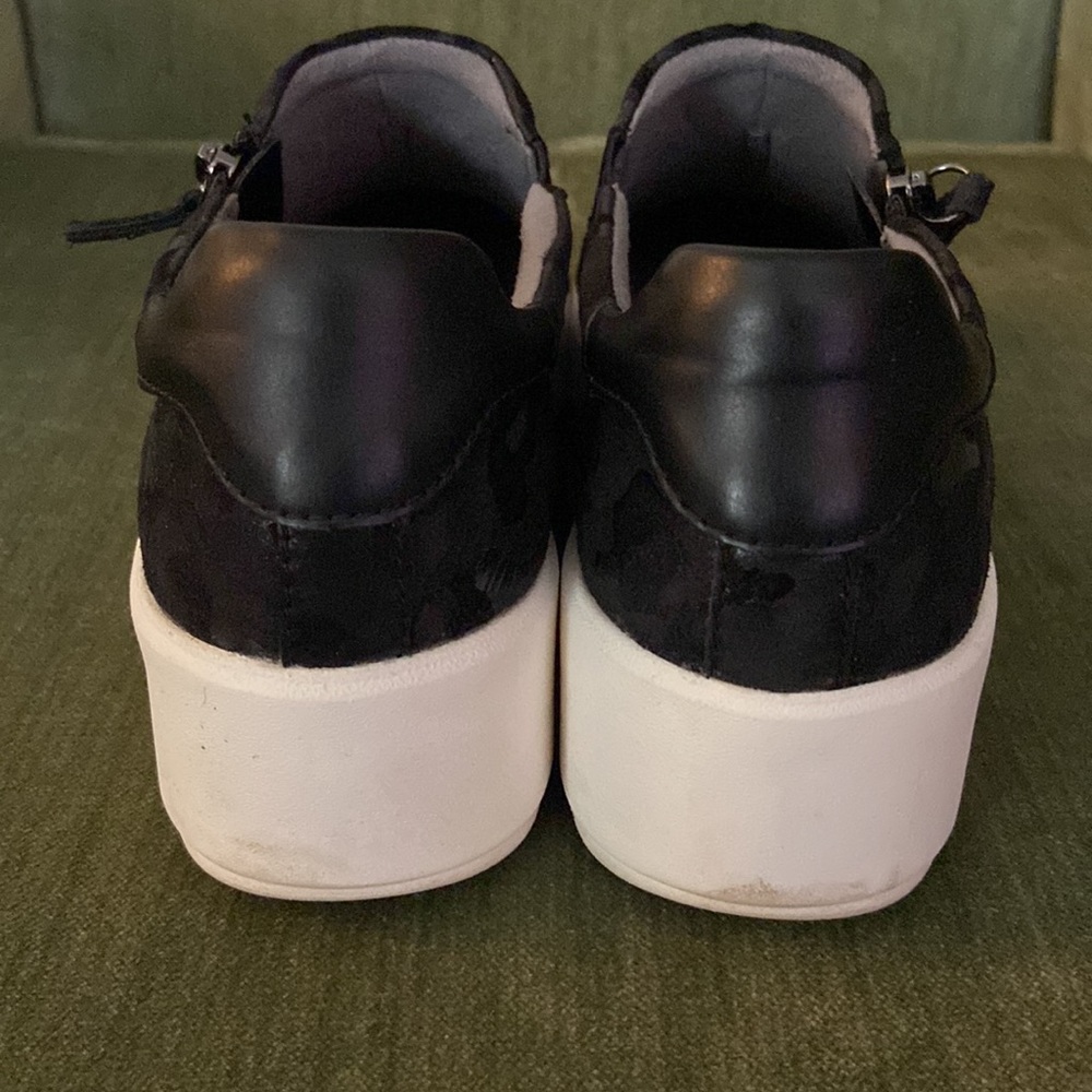 Clarks Layton Step slip-on shoes - Picture 6 of 9